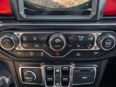 2022 Jeep Wrangler - Photo 27