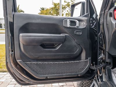 2022 Jeep Wrangler - Photo 17