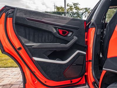 2024 Lamborghini Urus - Photo 39