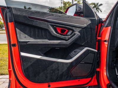 2024 Lamborghini Urus - Photo 23