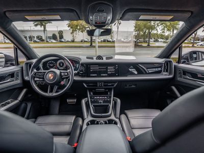 2024 Porsche Cayenne Coupe - Photo 22