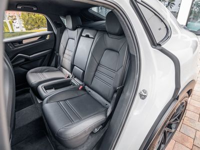 2024 Porsche Cayenne Coupe - Photo 38