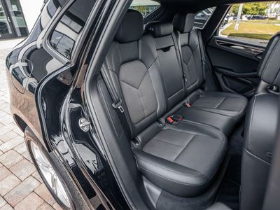 2022 Porsche Macan - Photo 38