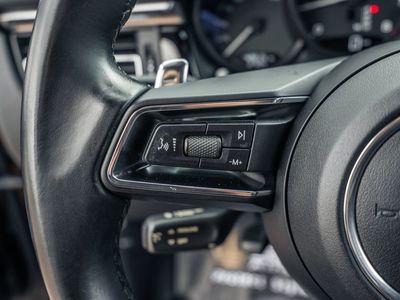 2022 Porsche Macan - Photo 24