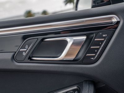 2022 Porsche Macan - Photo 18