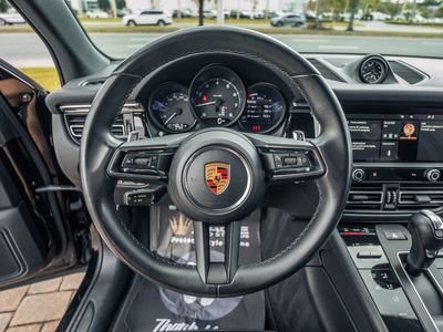 2022 Porsche Macan - Photo 23