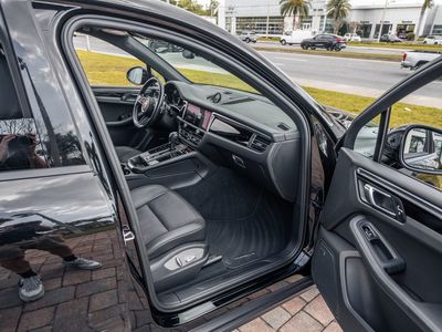 2022 Porsche Macan - Photo 33
