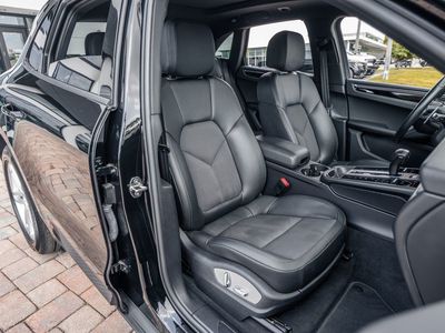 2022 Porsche Macan - Photo 32