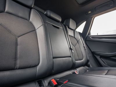 2022 Porsche Macan - Photo 40