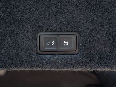 2022 Lamborghini Urus - Photo 42