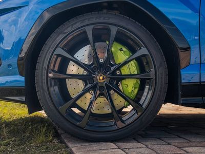 2022 Lamborghini Urus - Photo 14