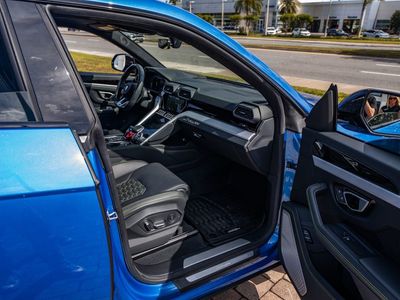 2022 Lamborghini Urus - Photo 32