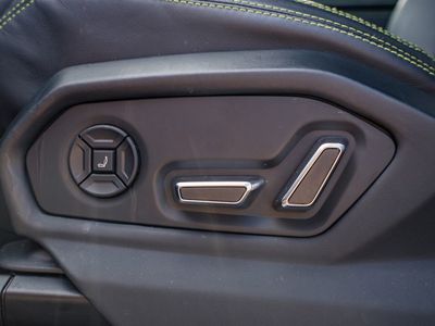 2022 Lamborghini Urus - Photo 19
