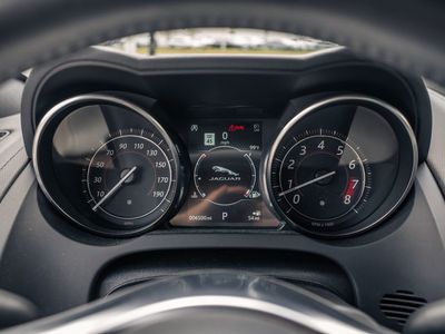 2020 Jaguar F-TYPE - Photo 25