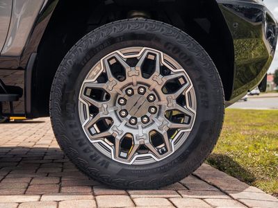 2025 GMC Hummer EV Pickup - Photo 14
