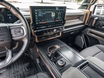 2025 GMC Hummer EV Pickup - Photo 27