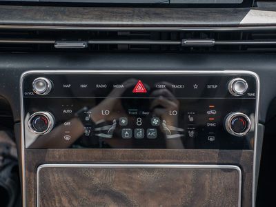 2025 Genesis GV80 - Photo 28