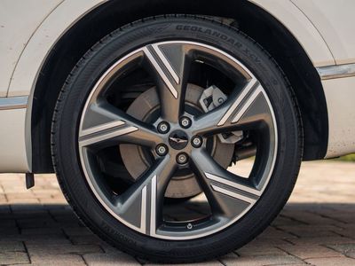 2025 Genesis GV80 - Photo 16