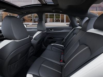 2025 Kia K5 - Photo 18