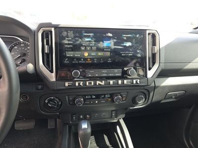 2025 Nissan Frontier - Photo 18