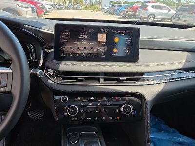 2025 INFINITI QX60 - Photo 18