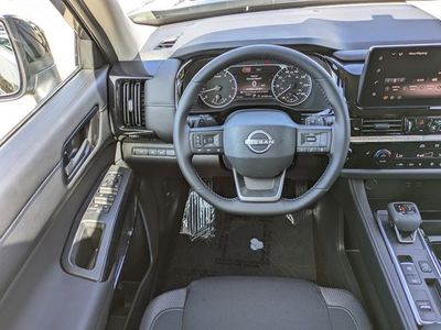 2026 Nissan Pathfinder — photo 17 view