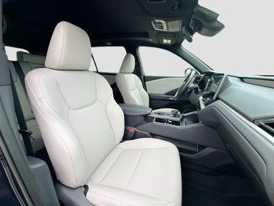 2025 Lexus TX - Photo 16