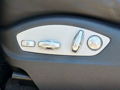 2023 Porsche Macan - Photo 25