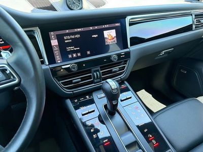 2023 Porsche Macan - Photo 28