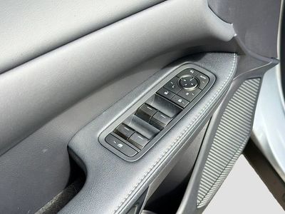 2025 Lexus RX - Photo 24