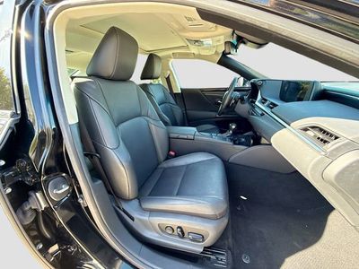 2020 Lexus ES - Photo 15
