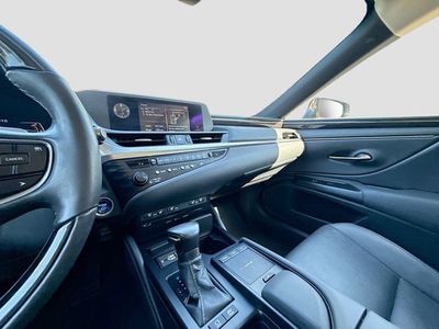 2020 Lexus ES - Photo 27