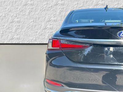 2020 Lexus ES - Photo 10