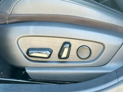 2020 Lexus ES - Photo 24