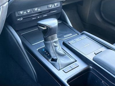 2020 Lexus ES - Photo 28