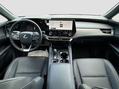 2025 Lexus RX - Photo 17