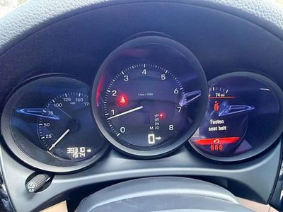 2023 Porsche Macan - Photo 38