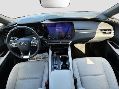 2023 Lexus RX - Photo 17