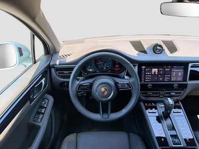 2026 Porsche Macan - Photo 17