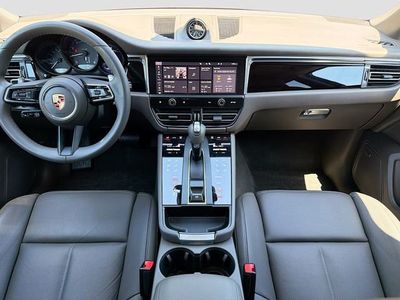 2026 Porsche Macan - Photo 19