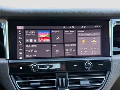 2026 Porsche Macan - Photo 31