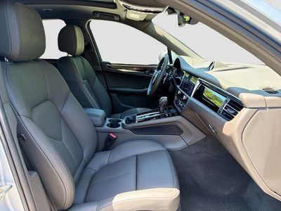 2026 Porsche Macan - Photo 15
