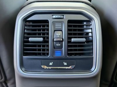 2026 Porsche Macan - Photo 20