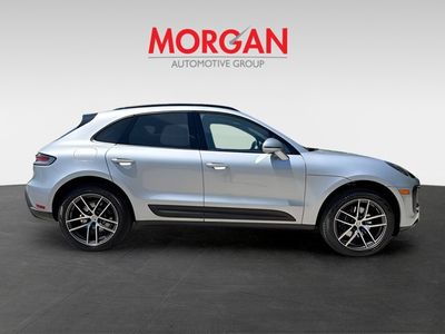 2026 Porsche Macan - Photo 2