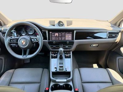 2026 Porsche Macan - Photo 16