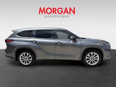 2023 Toyota Highlander - Photo 2