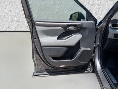 2023 Toyota Highlander - Photo 23