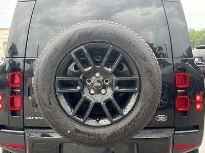 2022 Land Rover Defender - Photo 13