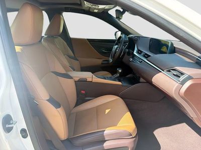 2021 Lexus ES - Photo 15