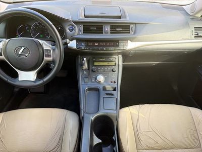 2012 Lexus CT 200h — photo 18 view